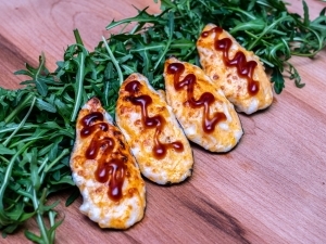 Запеченные Мидии в ракушках «под чесночно-сырным соусом» Запеченные Мидии в ракушках «под чесночно-сырным соусом»