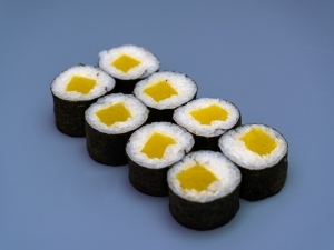 Маки с такуаном Маки с такуаном