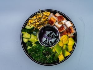 Поке с угрем и рисом Поке с угрем и рисом