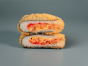 Онигири криспи с лососем Онигири криспи с лососем