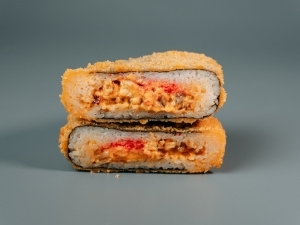 Онигири криспи с угрем Онигири криспи с угрем