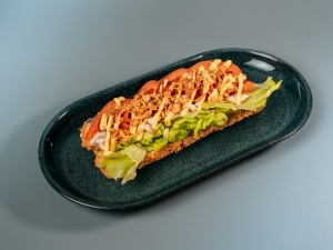 Хот-дог с курицей и беконом Хот-дог с курицей и беконом