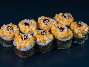 Запеченный ролл с кальмаром Запеченный ролл с кальмаром